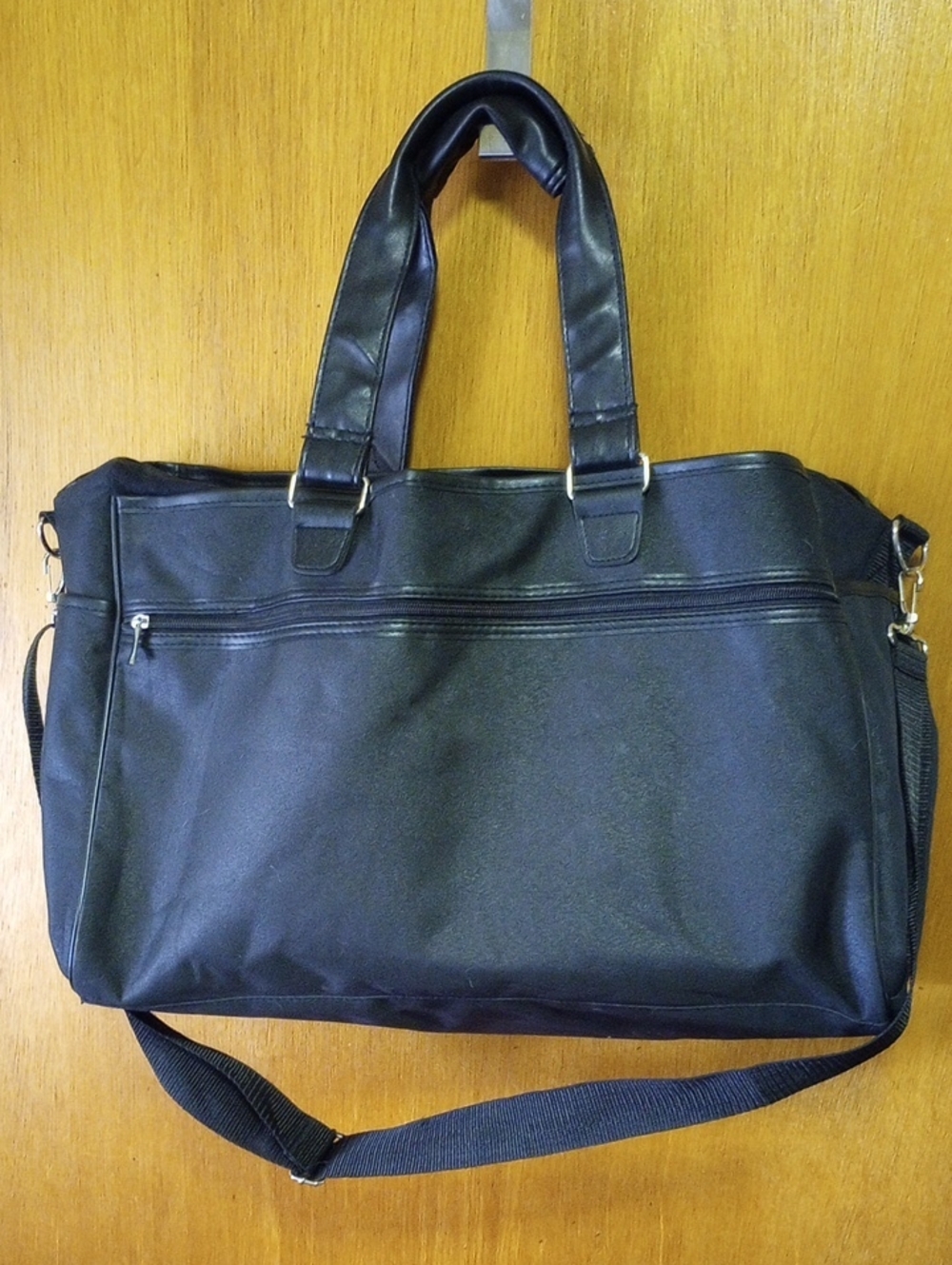 Claiborne Large Neutral Black Messenger Bag w/ Pockets, Pouches, Shoulder Strap